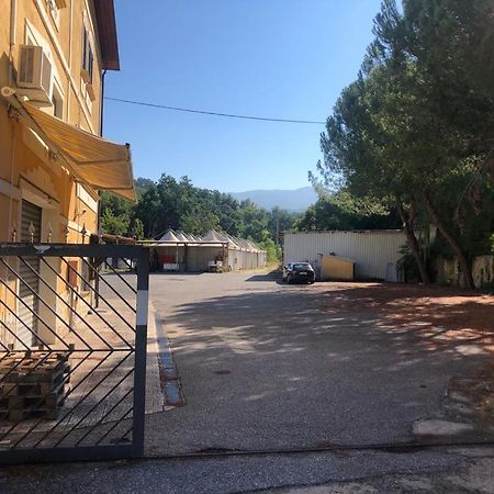 Mare O Montagna Apartamento Cosenza Exterior foto